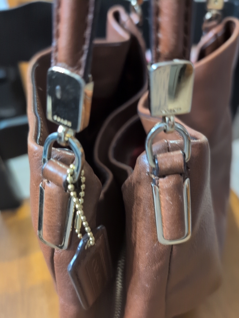 COACH Women's Phoebe Chestnut 3 compartment Leather Shoulder Hobo Bag - Guc - Picture 2 of 9